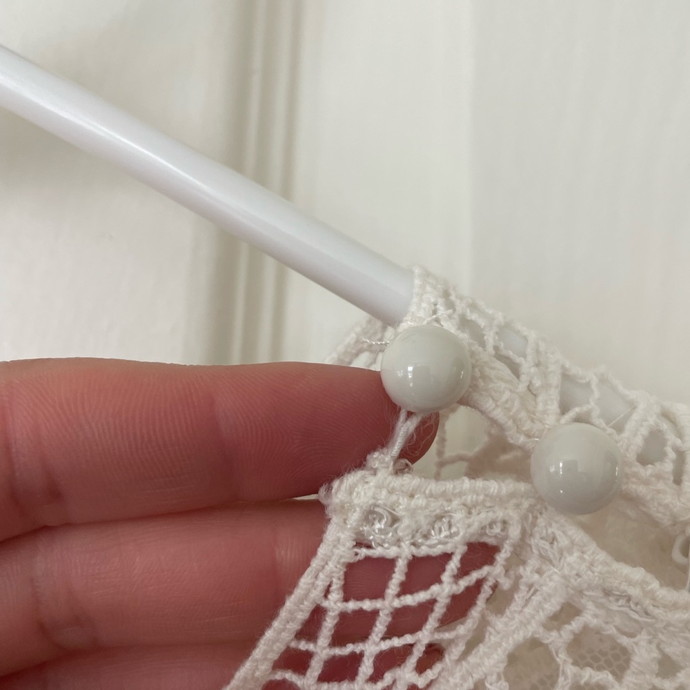 $5! 2 for $10🌹Pins & Needles Ivory Lace Detail Tank Top Sz S - Picture 5 of 9